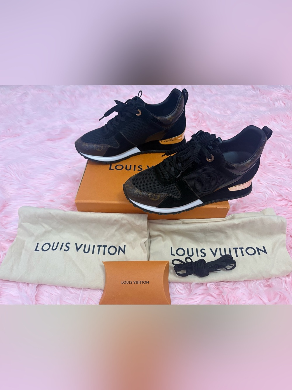 LOUIS VUITTON women Run Away monogram sneakers trainers EU 39 US 9 dust bag box